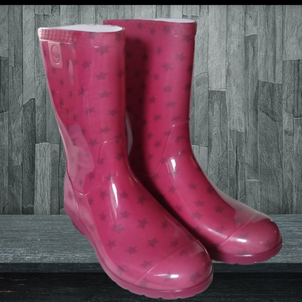 UGGS RAANA Stars print rain boots.  Womans /Big Kid Size 7